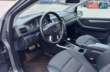 Хэтчбек Mercedes-Benz B-Class 2009 в 