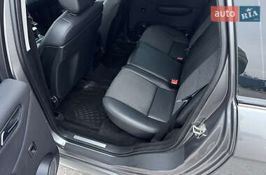 Хэтчбек Mercedes-Benz B-Class 2009 в 