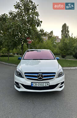 Хэтчбек Mercedes-Benz B-Class 2015 в 