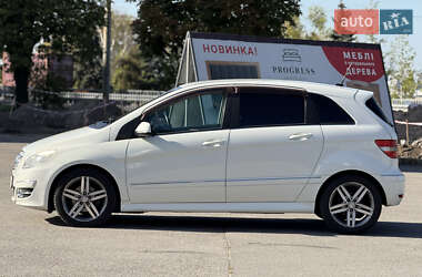 Хэтчбек Mercedes-Benz B-Class 2011 в 