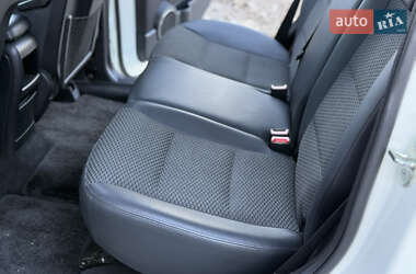 Хэтчбек Mercedes-Benz B-Class 2011 в 