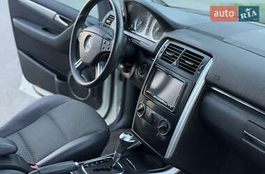 Хэтчбек Mercedes-Benz B-Class 2011 в 