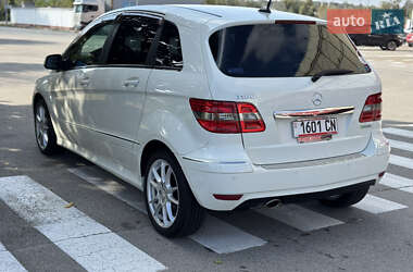 Хетчбек Mercedes-Benz B-Class 2010 в 