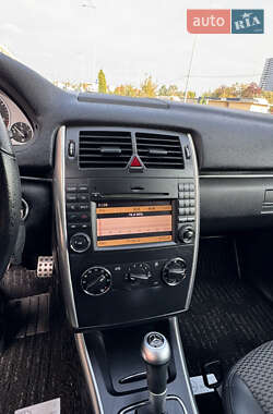 Хэтчбек Mercedes-Benz B-Class 2010 в 