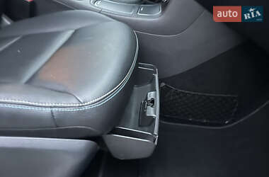 Хэтчбек Mercedes-Benz B-Class 2015 в 