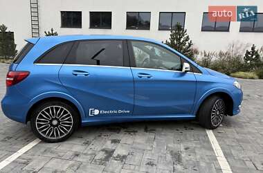 Хэтчбек Mercedes-Benz B-Class 2015 в 