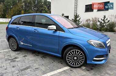 Хэтчбек Mercedes-Benz B-Class 2015 в 