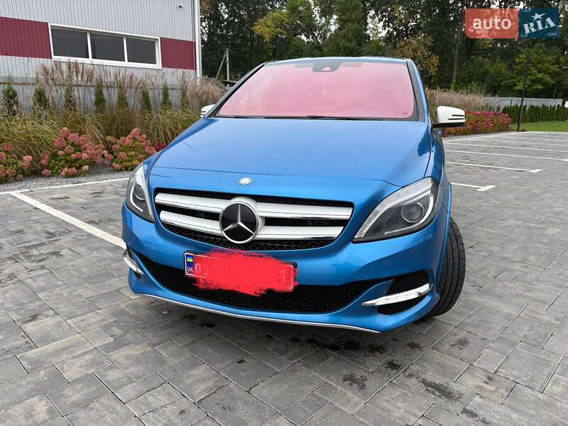 Хэтчбек Mercedes-Benz B-Class 2015 в 