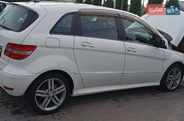 Хэтчбек Mercedes-Benz B-Class 2010 в 