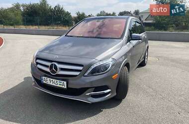 Хэтчбек Mercedes-Benz B-Class 2017 в Магдалиновке