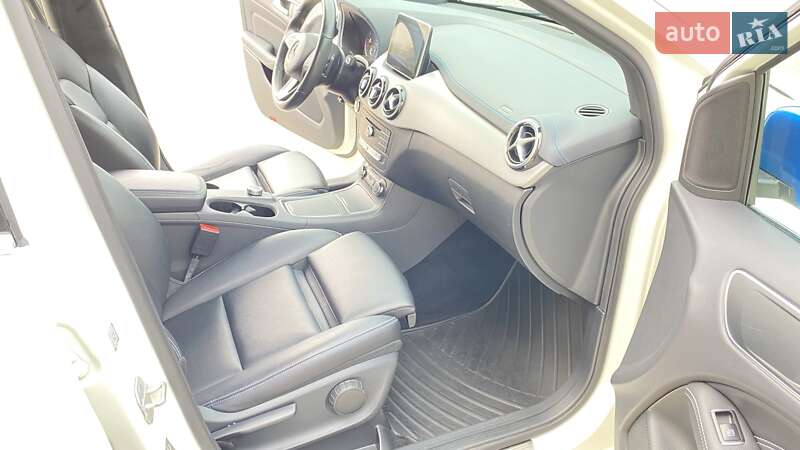 Хэтчбек Mercedes-Benz B-Class 2016 в Киеве