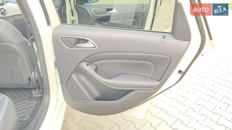 Хэтчбек Mercedes-Benz B-Class 2016 в Киеве