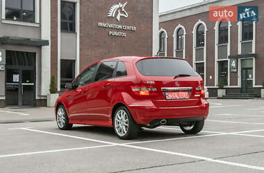 Хэтчбек Mercedes-Benz B-Class 2010 в 