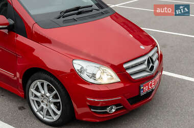 Хэтчбек Mercedes-Benz B-Class 2010 в 