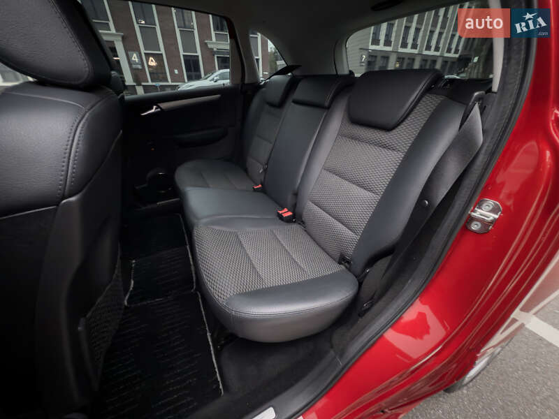 Хетчбек Mercedes-Benz B-Class 2010 в Києві фото 35 Хетчбек Mercedes-Benz B-Class 2010 в Києві
