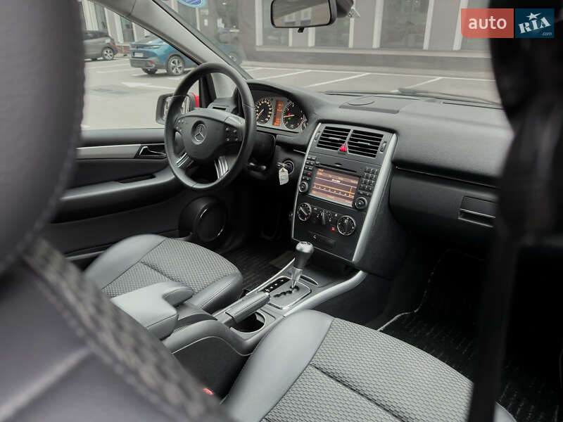 Хетчбек Mercedes-Benz B-Class 2010 в Києві фото 39 Хетчбек Mercedes-Benz B-Class 2010 в Києві