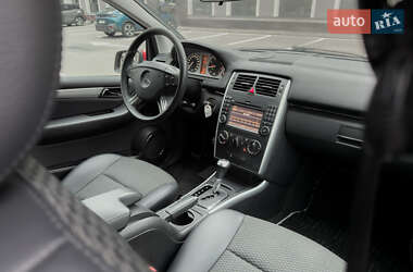 Хэтчбек Mercedes-Benz B-Class 2010 в 