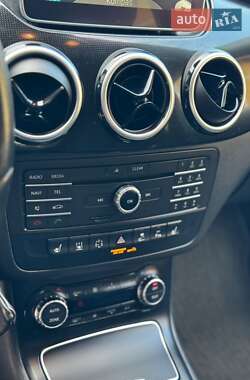 Хетчбек Mercedes-Benz B-Class 2015 в 