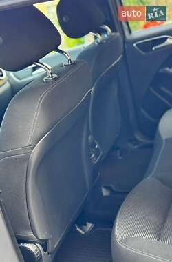 Хетчбек Mercedes-Benz B-Class 2015 в 