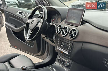 Хэтчбек Mercedes-Benz B-Class 2016 в 