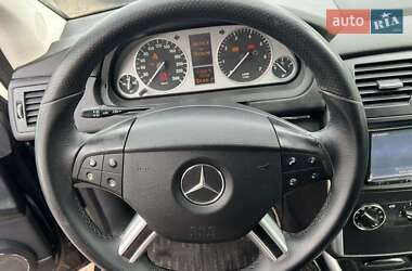Хэтчбек Mercedes-Benz B-Class 2010 в 