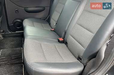 Хэтчбек Mercedes-Benz B-Class 2010 в 