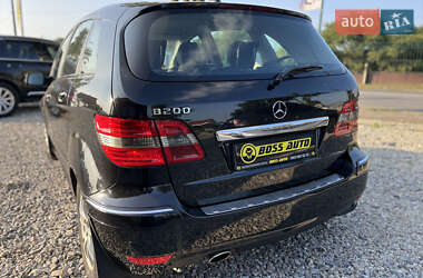 Хэтчбек Mercedes-Benz B-Class 2009 в 