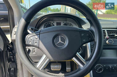 Хэтчбек Mercedes-Benz B-Class 2009 в 