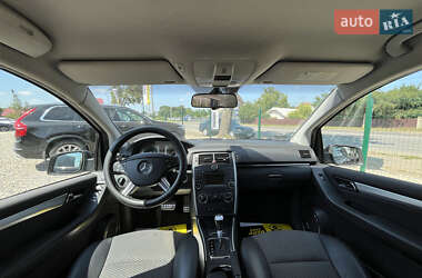 Хэтчбек Mercedes-Benz B-Class 2009 в 