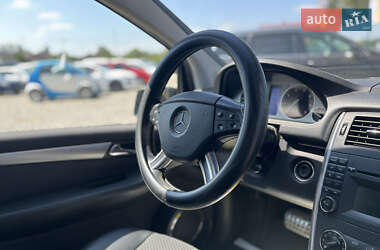 Хэтчбек Mercedes-Benz B-Class 2009 в 
