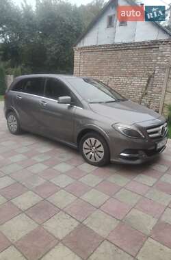 Хэтчбек Mercedes-Benz B-Class 2015 в 