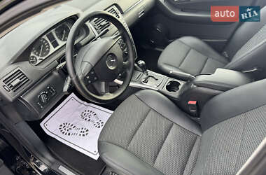 Хэтчбек Mercedes-Benz B-Class 2010 в 