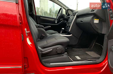 Хэтчбек Mercedes-Benz B-Class 2010 в 