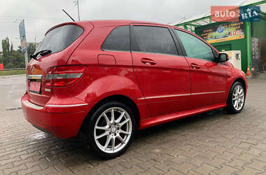 Хэтчбек Mercedes-Benz B-Class 2010 в 