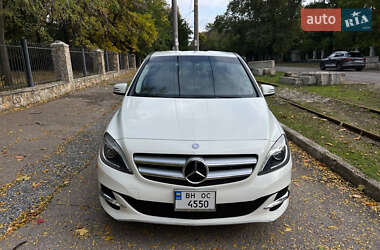 Хэтчбек Mercedes-Benz B-Class 2014 в 