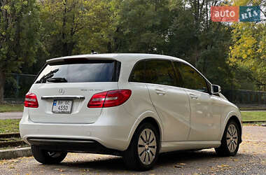 Хэтчбек Mercedes-Benz B-Class 2014 в 