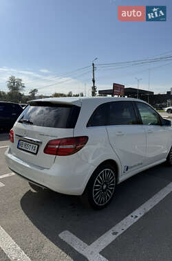 Хэтчбек Mercedes-Benz B-Class 2015 в 