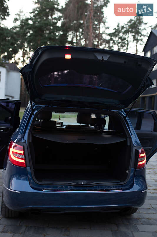 Хэтчбек Mercedes-Benz B-Class 2013 в Ахтырке фото 8 Хэтчбек Mercedes-Benz B-Class 2013 в Ахтырке