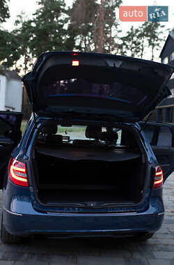Хэтчбек Mercedes-Benz B-Class 2013 в 