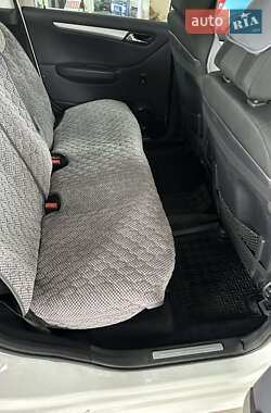 Хэтчбек Mercedes-Benz B-Class 2010 в 
