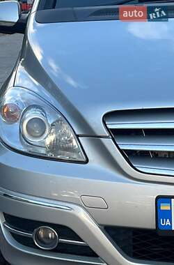 Хэтчбек Mercedes-Benz B-Class 2010 в 