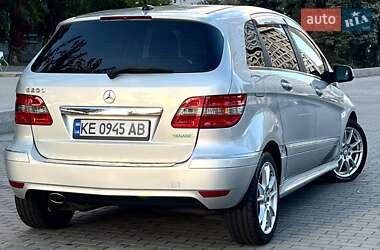 Хэтчбек Mercedes-Benz B-Class 2010 в 