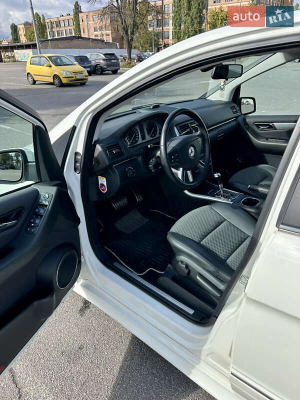 Хэтчбек Mercedes-Benz B-Class 2010 в Киеве