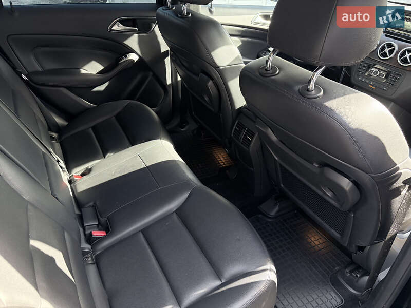 Хэтчбек Mercedes-Benz B-Class 2014 в Киеве