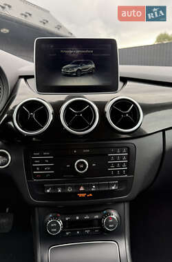 Хэтчбек Mercedes-Benz B-Class 2016 в 