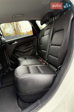 Хэтчбек Mercedes-Benz B-Class 2016 в 