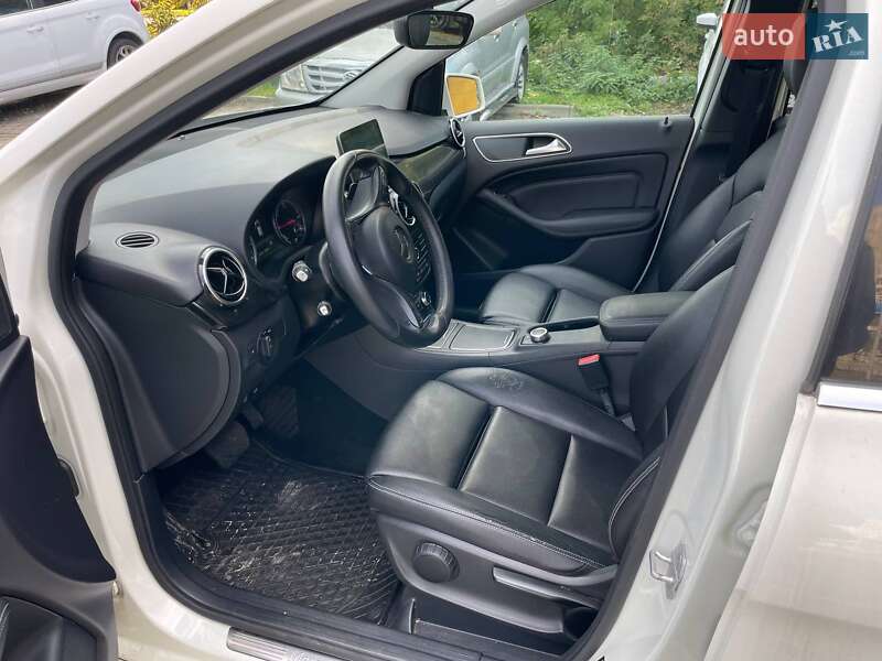 Хетчбек Mercedes-Benz B-Class 2016 в Львові фото 5 Хетчбек Mercedes-Benz B-Class 2016 в Львові