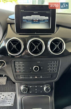 Хэтчбек Mercedes-Benz B-Class 2015 в 