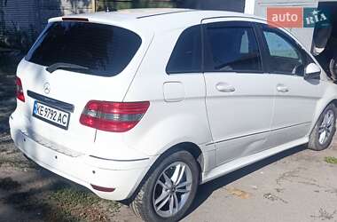 Хэтчбек Mercedes-Benz B-Class 2010 в 
