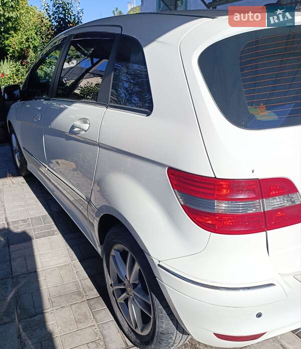 Хэтчбек Mercedes-Benz B-Class 2010 в Днепре